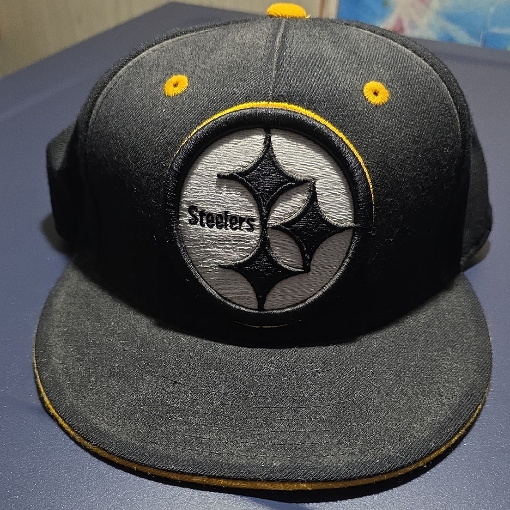 Mitchell & Ness Black and Yellow Fitted Cap